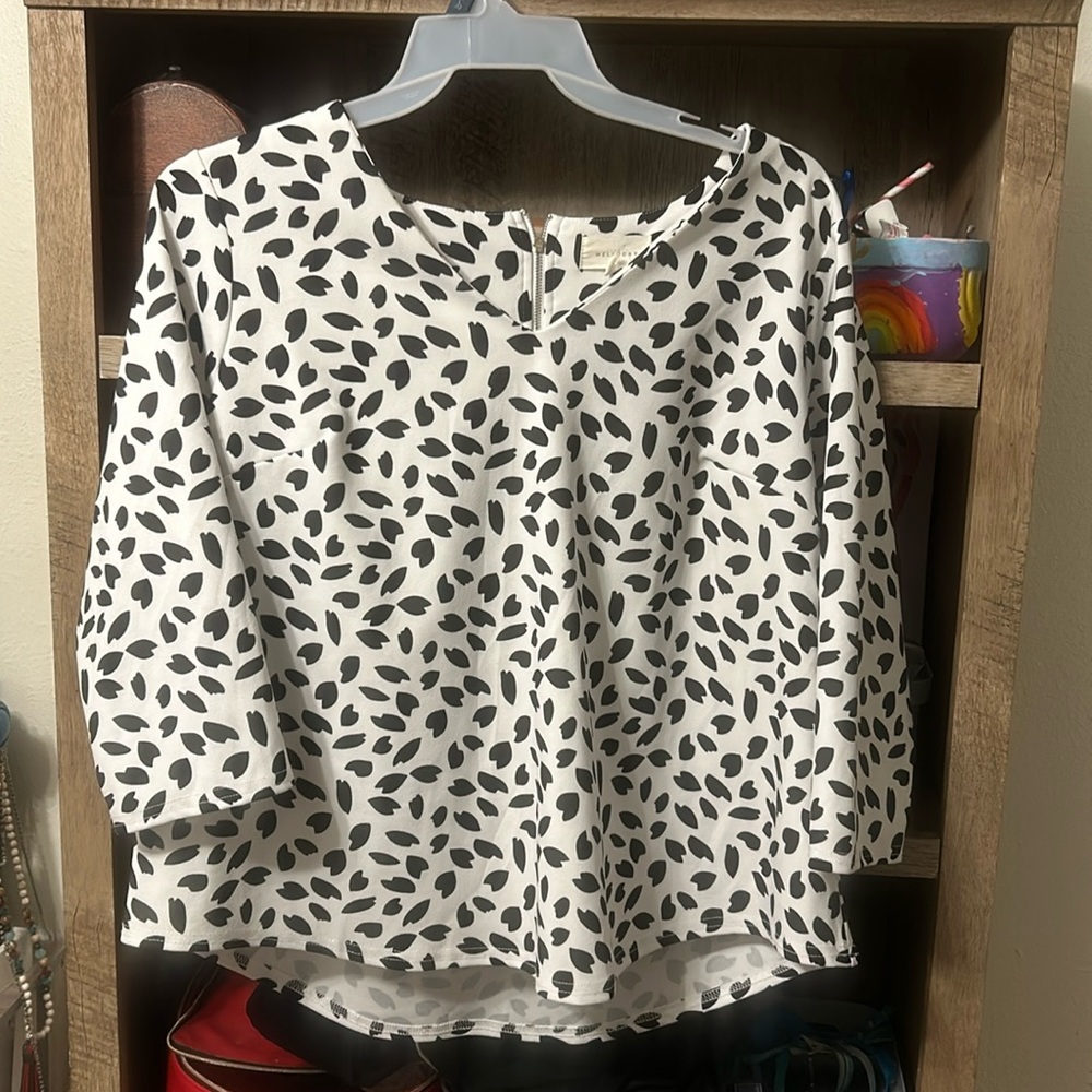 black and white Melloday top